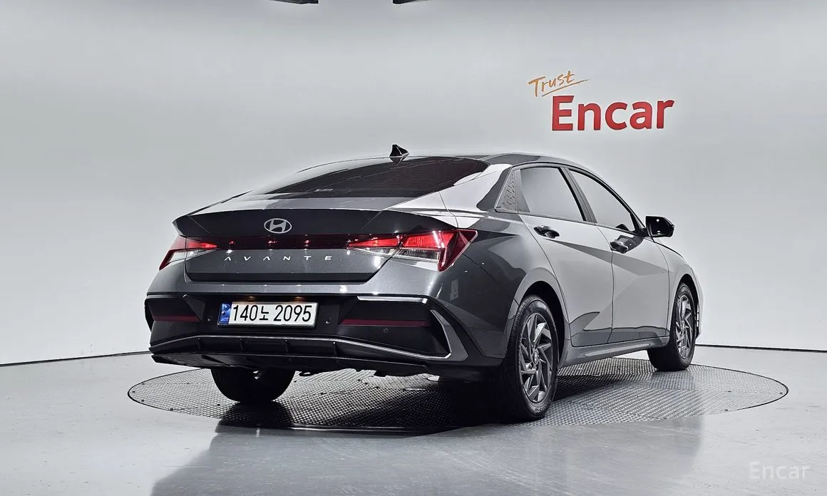 Фото 2 - Hyundai Avante