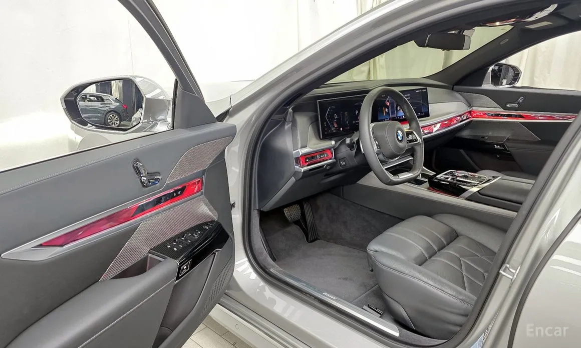 Фото 10 - BMW 7 Series