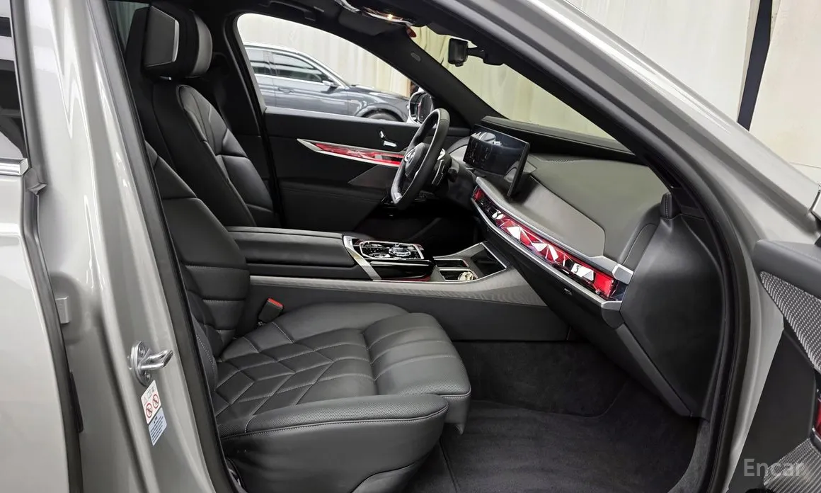 Фото 11 - BMW 7 Series