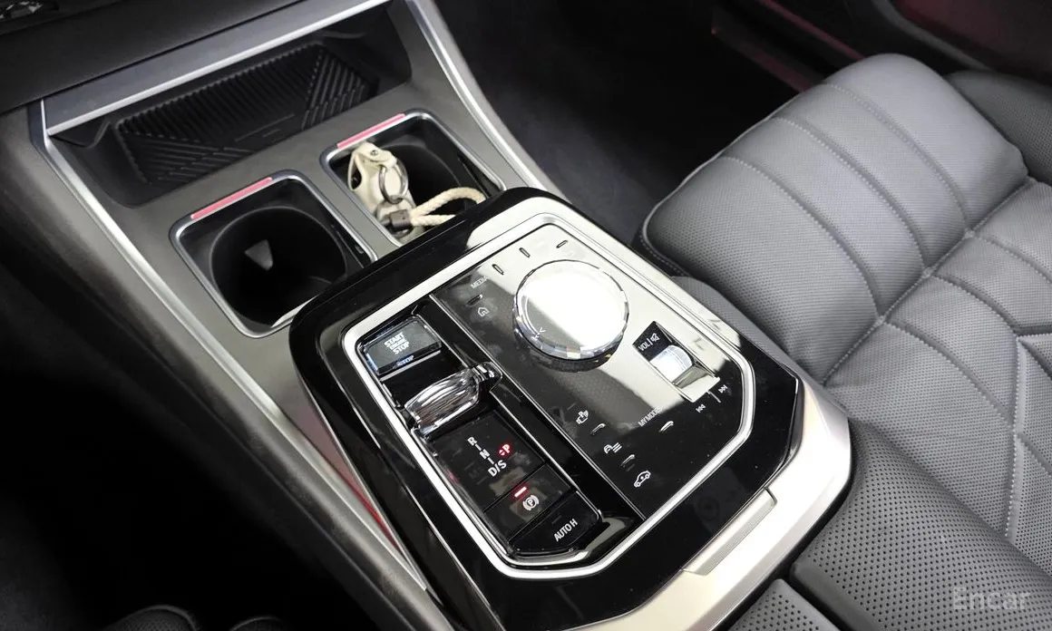 Фото 9 - BMW 7 Series