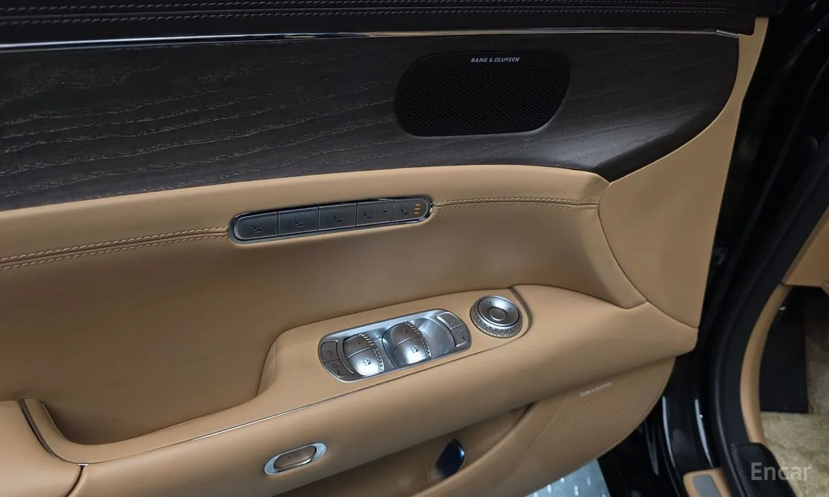 Фото 11 - Genesis G90