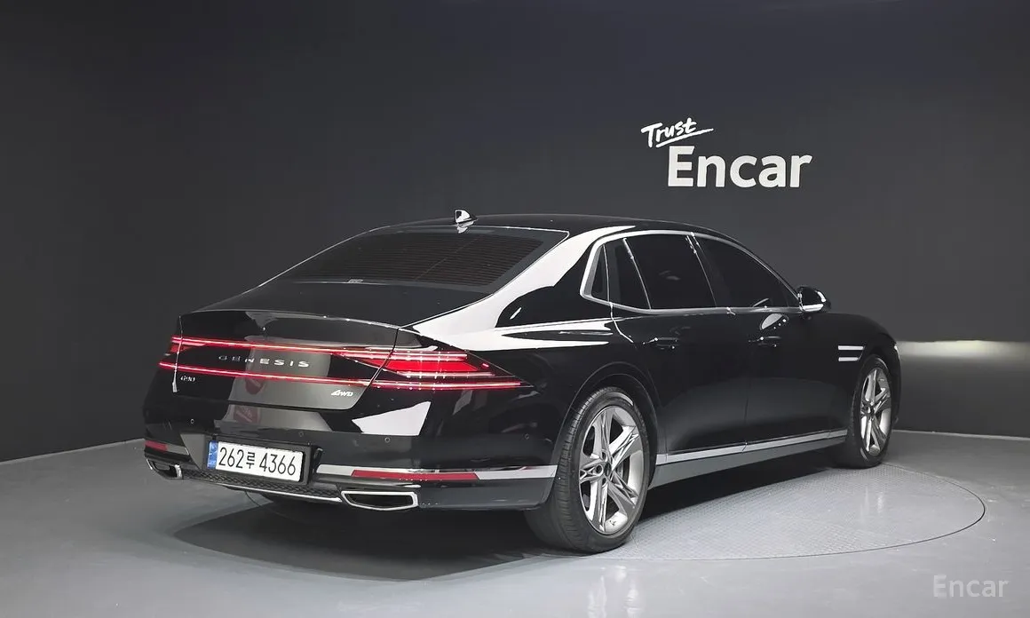 Фото 2 - Genesis G90