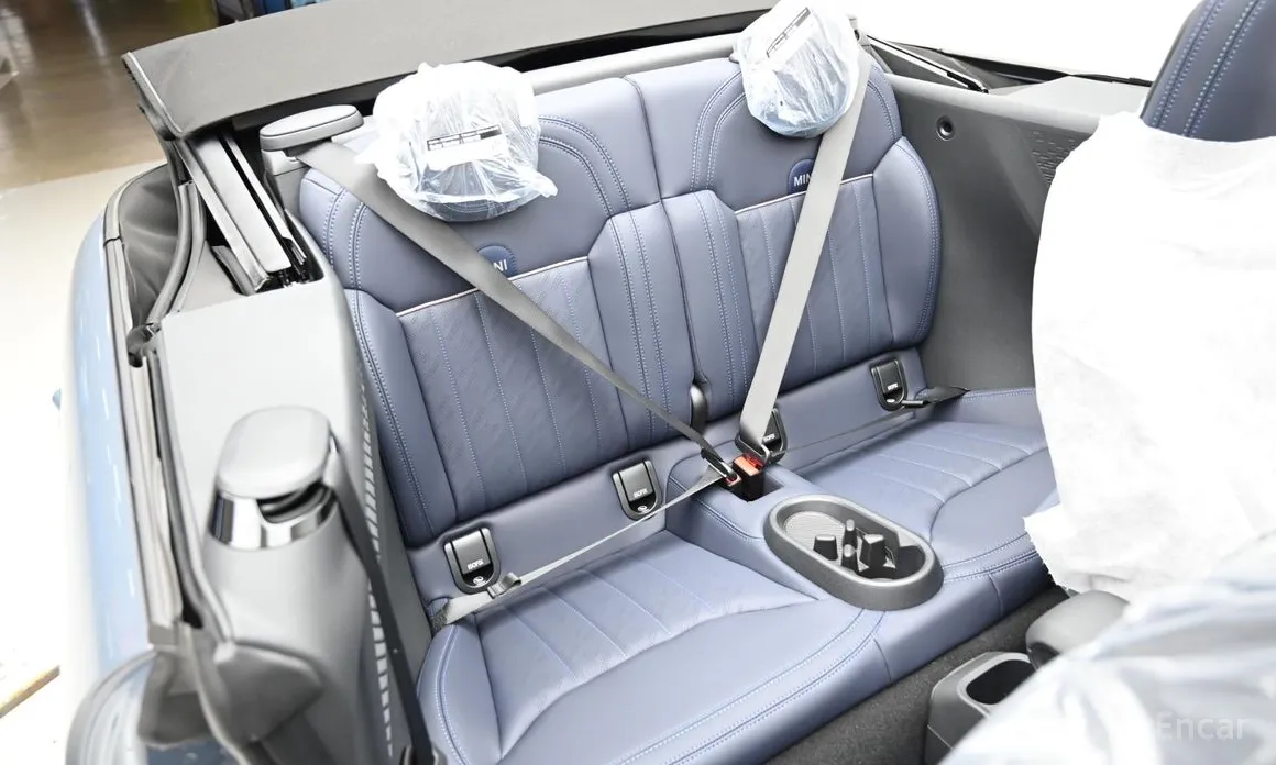 Фото 16 - Mini Cooper Convertible