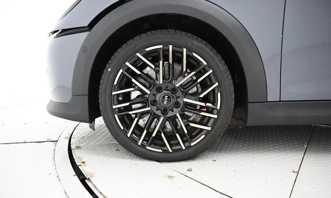 Фото 5 - Mini Cooper Convertible