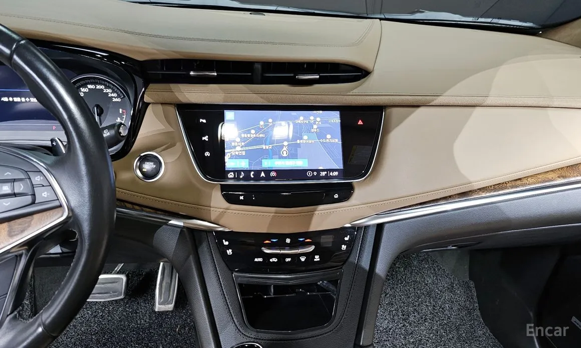 Фото 18 - Cadillac XT5