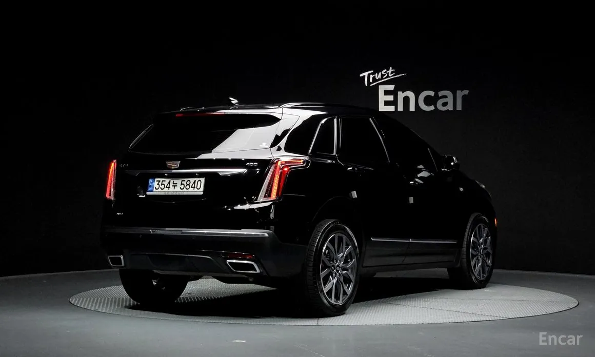 Фото 2 - Cadillac XT5