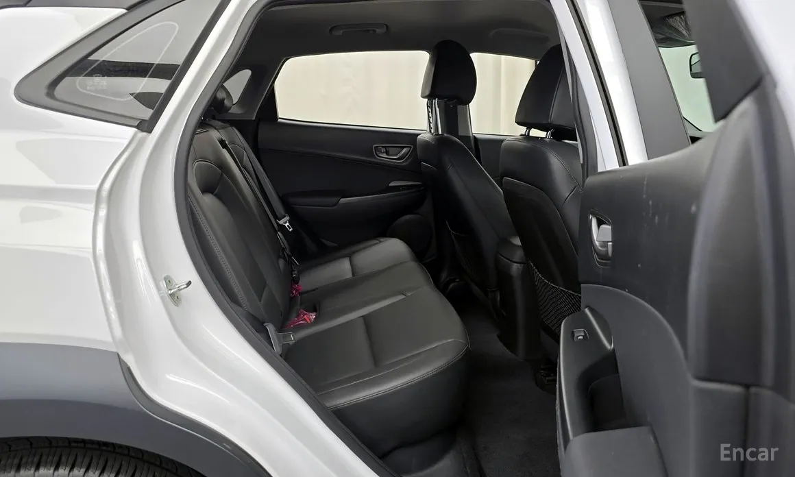 Фото 12 - Hyundai Kona