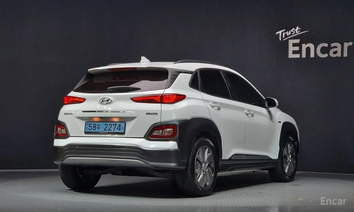 Фото 2 - Hyundai Kona