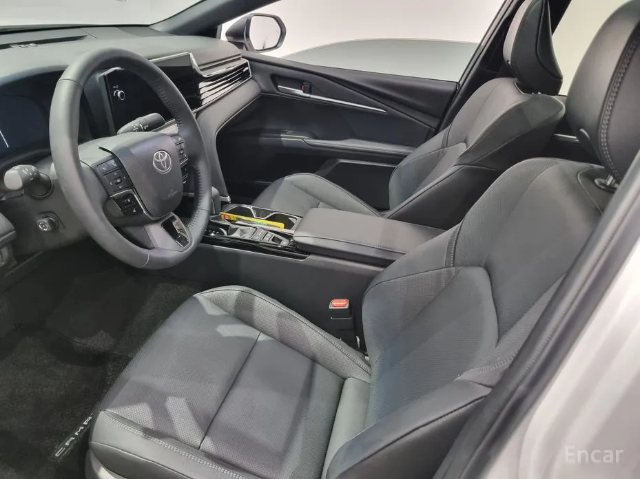 Фото 10 - Toyota Camry