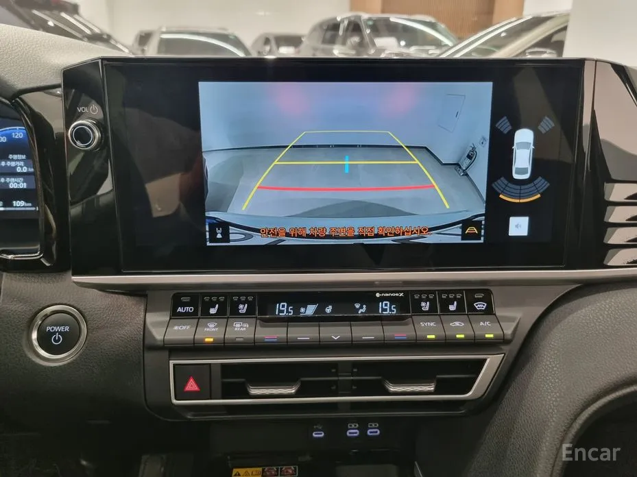 Фото 20 - Toyota Camry