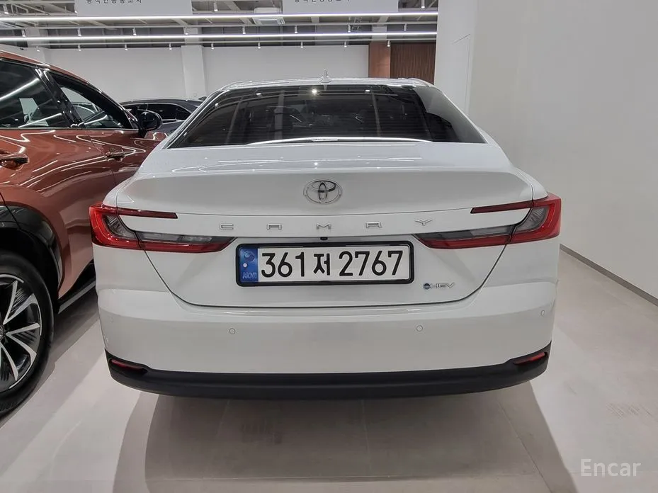 Фото 4 - Toyota Camry