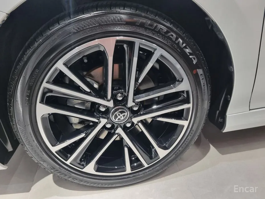 Фото 5 - Toyota Camry