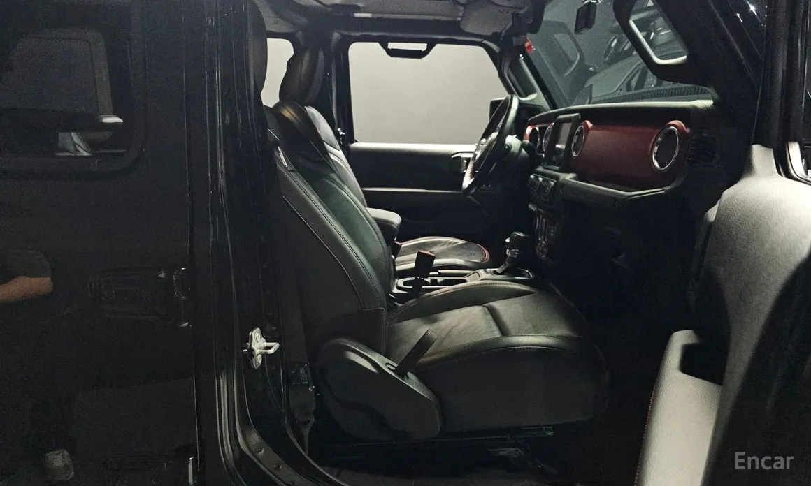 Фото 10 - Jeep Wrangler