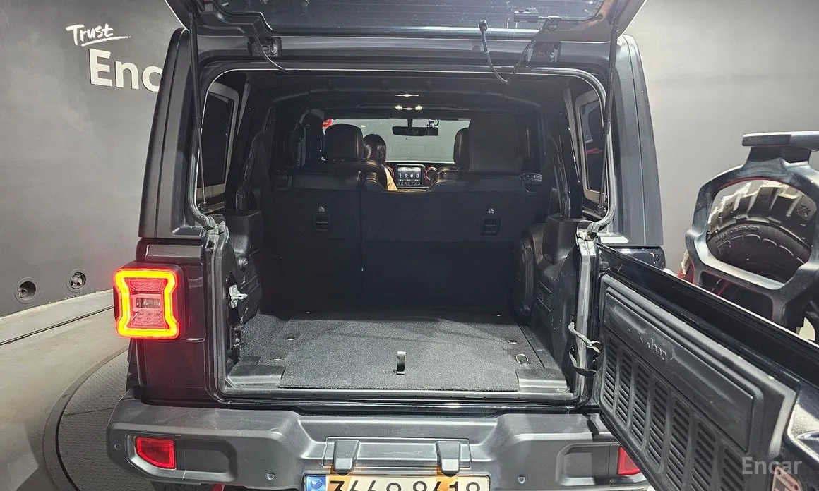 Фото 20 - Jeep Wrangler