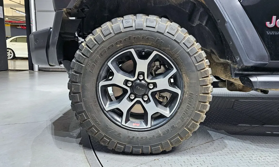 Фото 5 - Jeep Wrangler