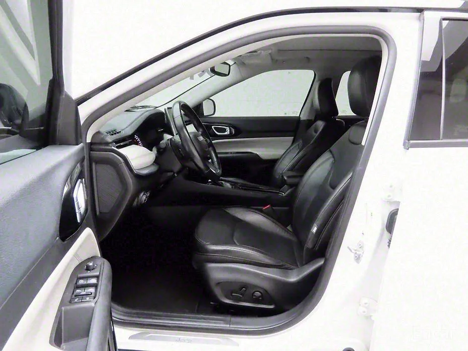 Фото 16 - Jeep Compass