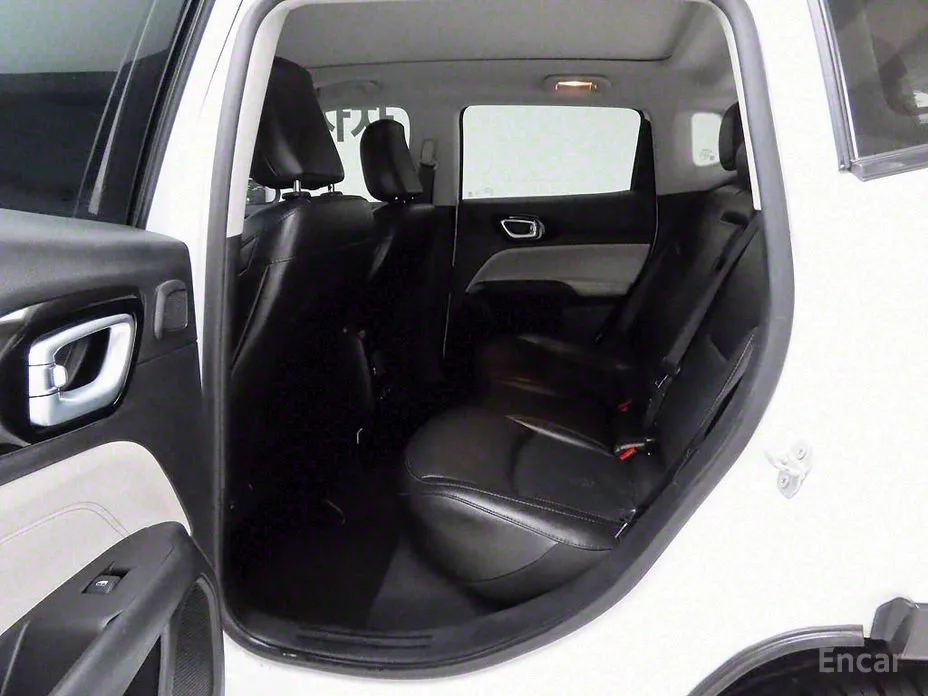 Фото 17 - Jeep Compass