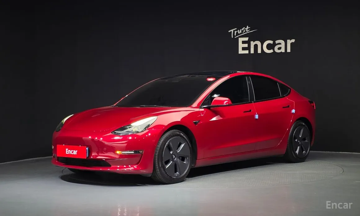 Фото 1 - Tesla Model 3