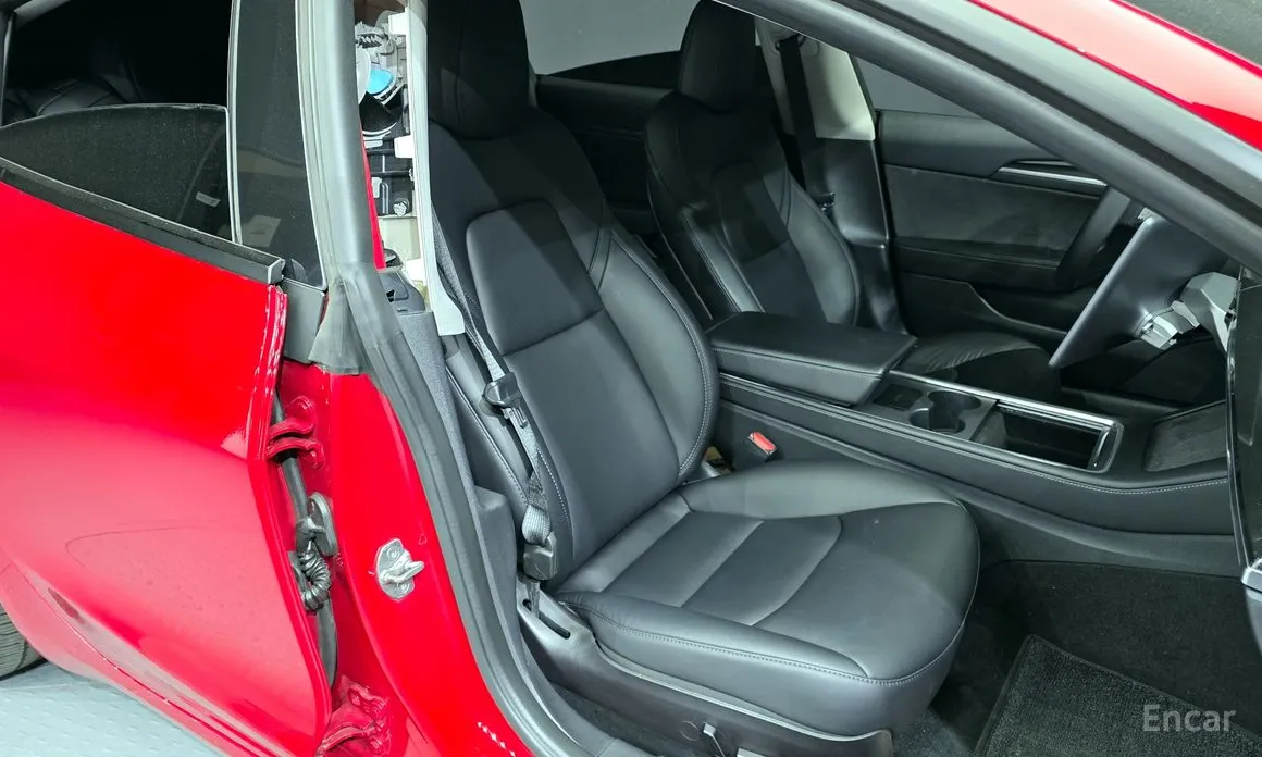 Фото 12 - Tesla Model 3