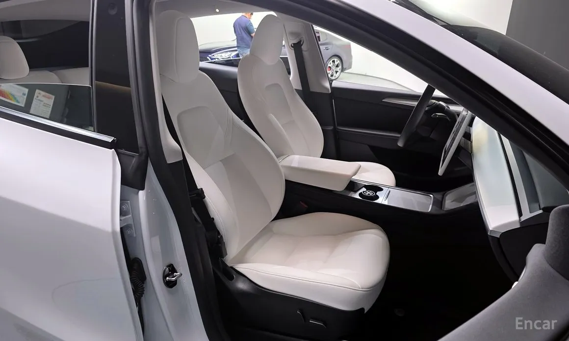 Фото 12 - Tesla Model Y