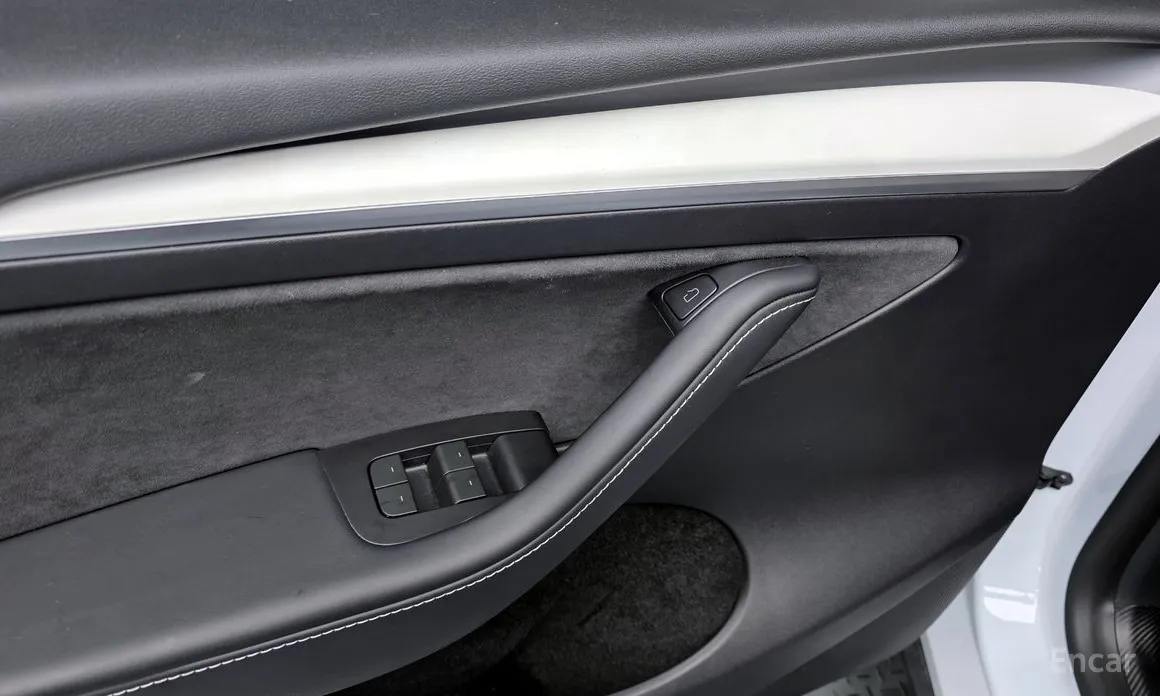 Фото 14 - Tesla Model Y