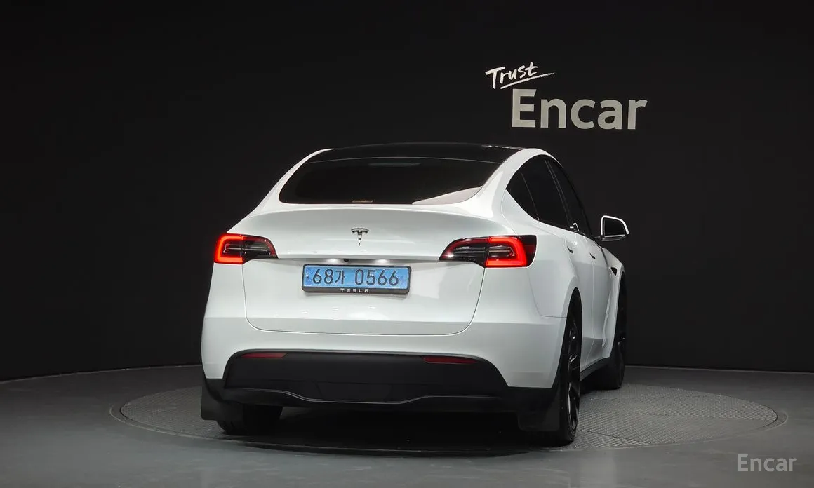 Фото 4 - Tesla Model Y