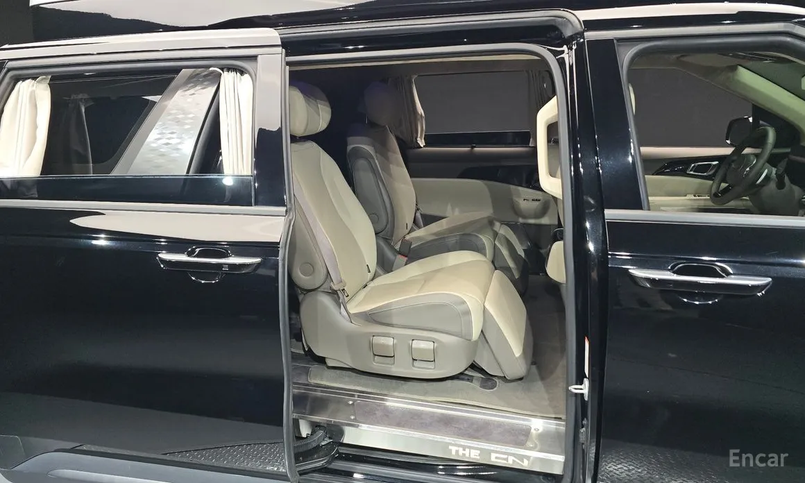 Фото 12 - Kia Carnival