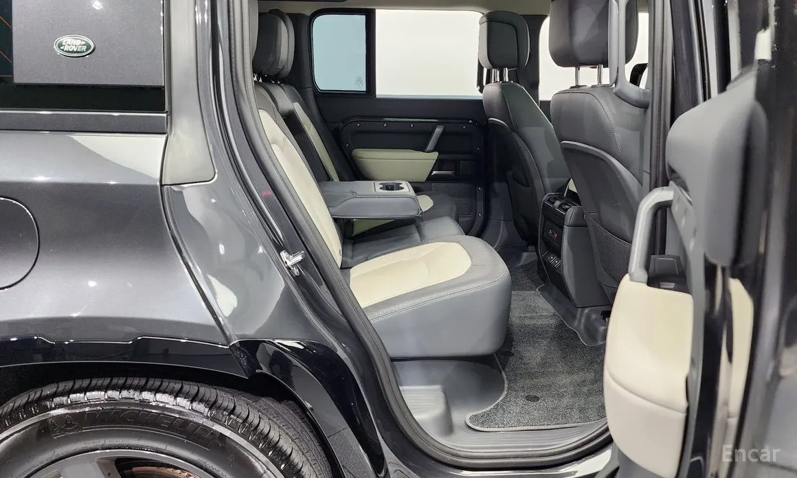 Фото 12 - Land Rover Defender