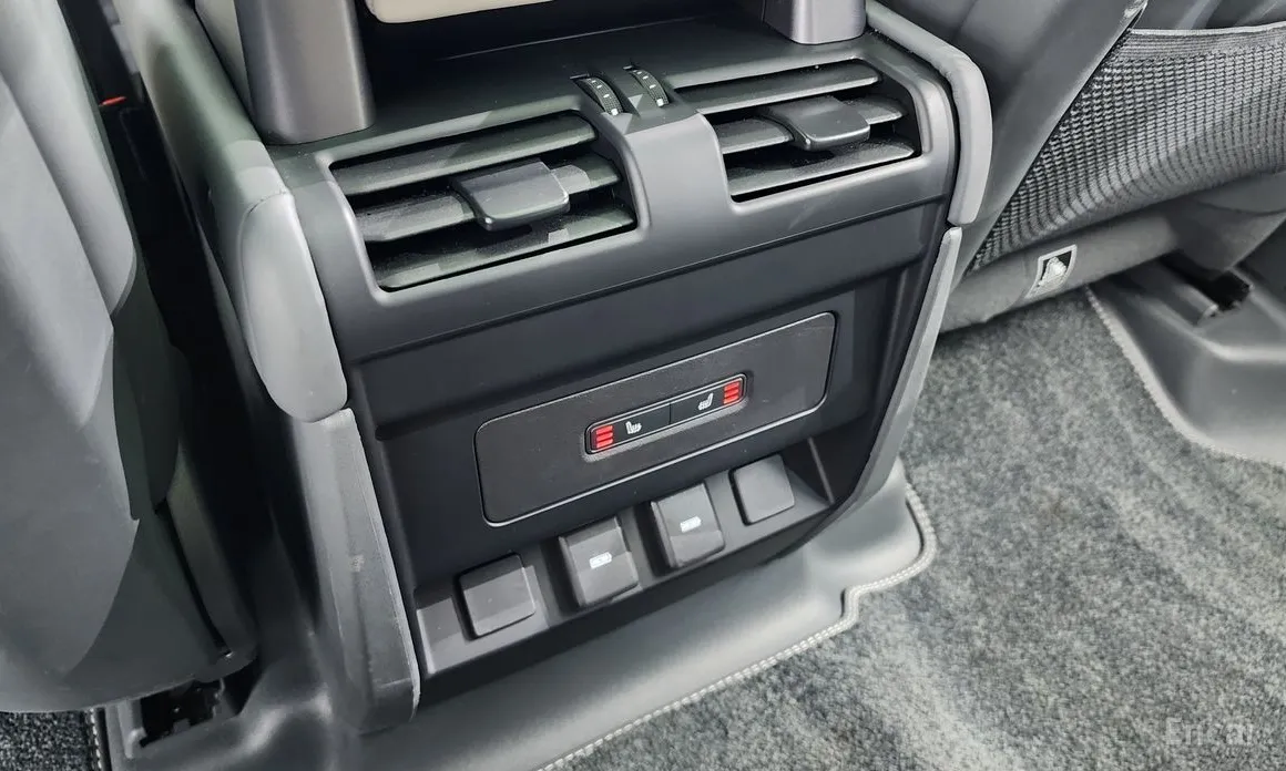 Фото 18 - Land Rover Defender