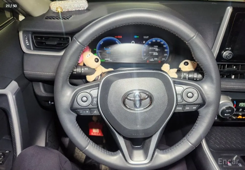 Фото 12 - Toyota RAV4