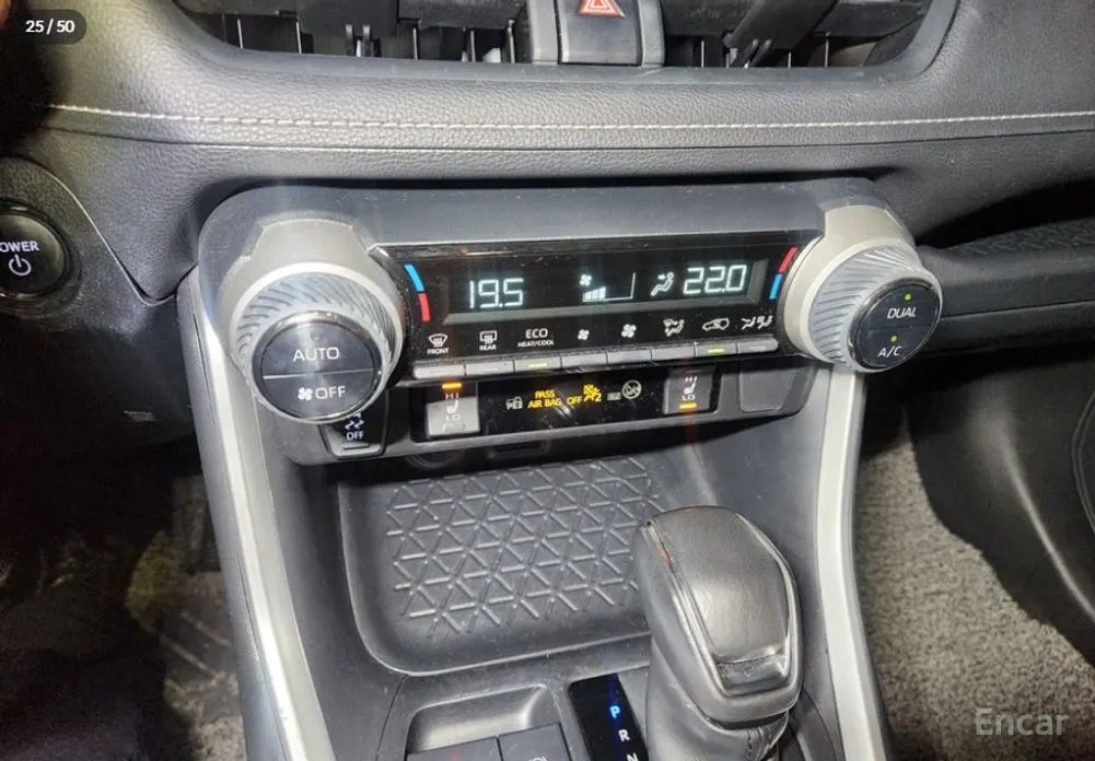 Фото 14 - Toyota RAV4