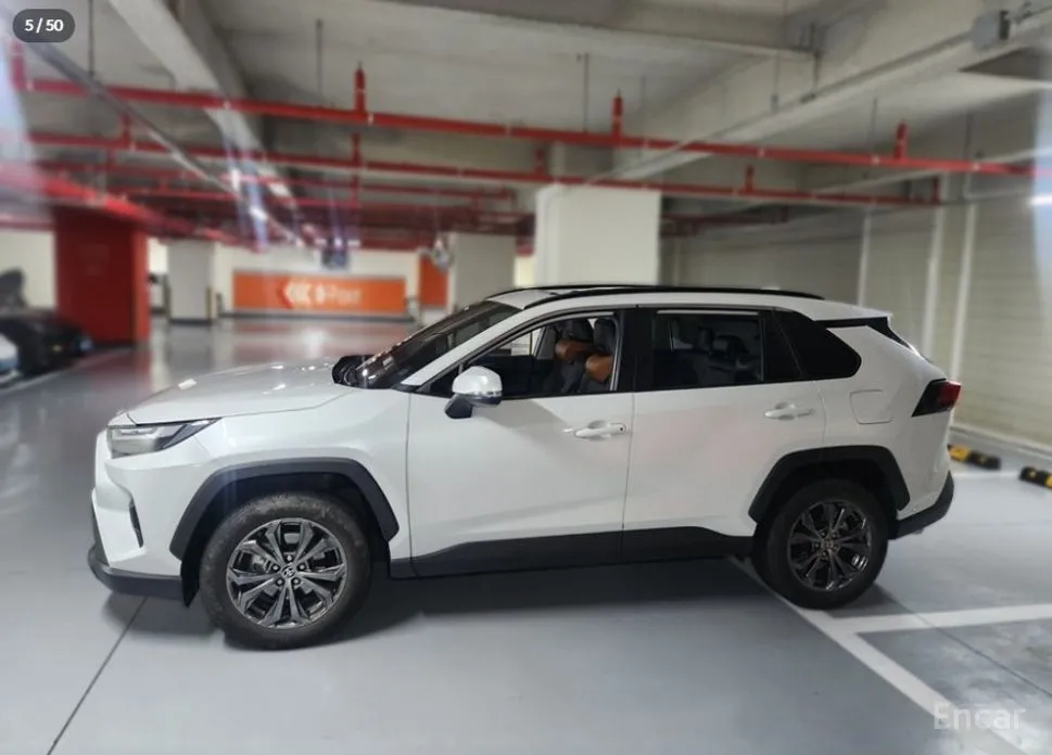 Фото 3 - Toyota RAV4