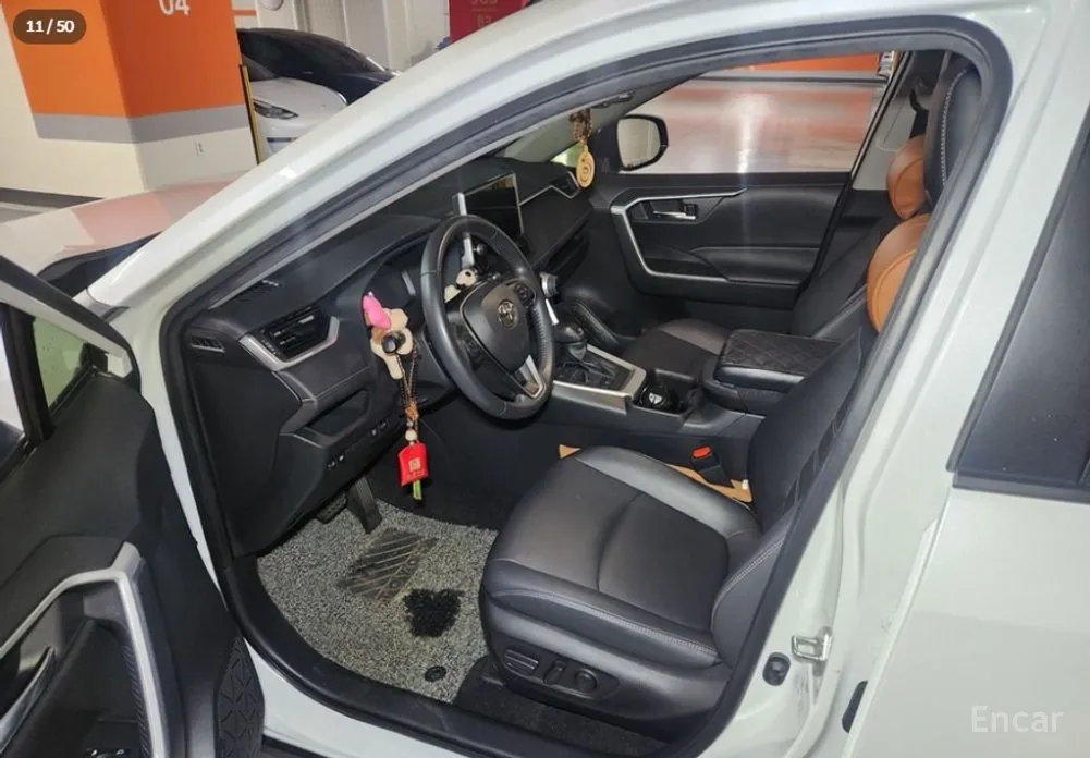 Фото 7 - Toyota RAV4