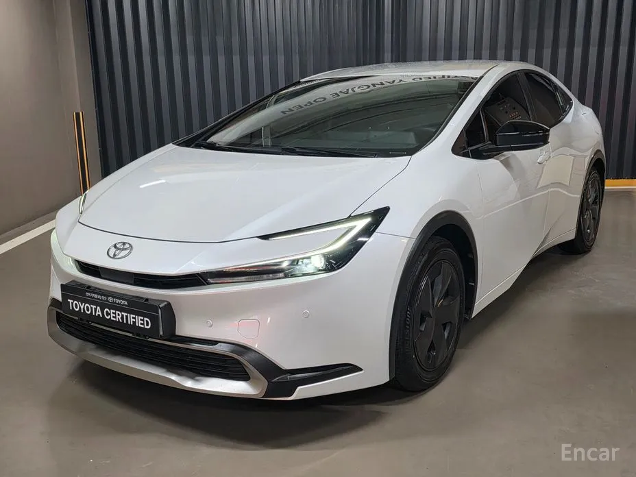 Фото 1 - Toyota Prius