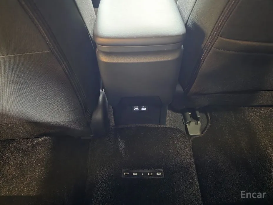 Фото 17 - Toyota Prius