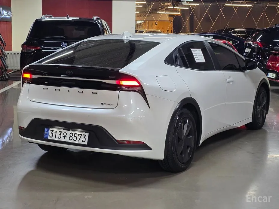 Фото 2 - Toyota Prius
