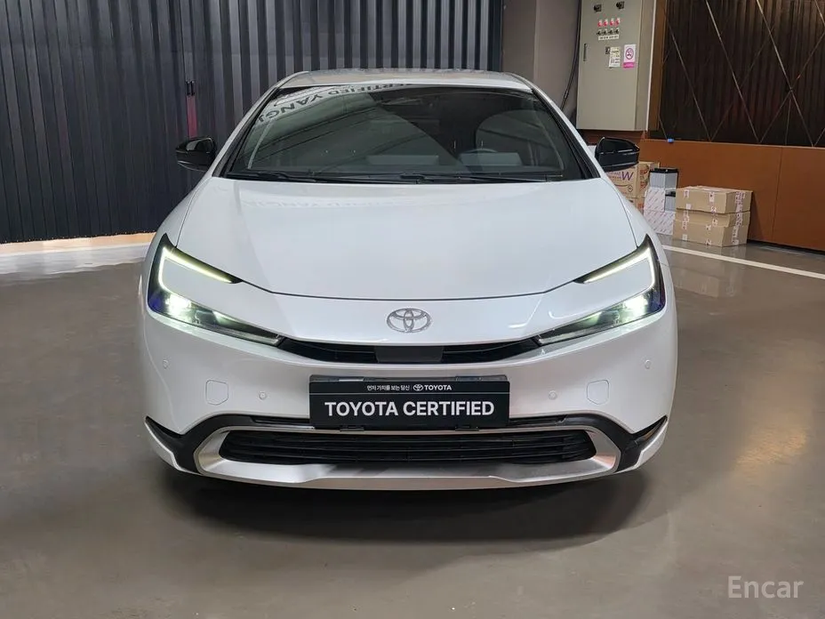Фото 3 - Toyota Prius