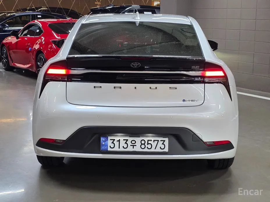 Фото 4 - Toyota Prius