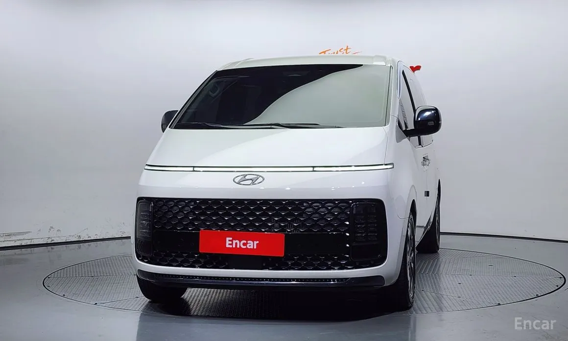 Фото 3 - Hyundai Staria