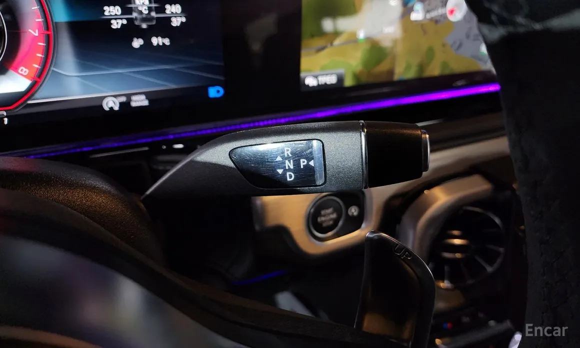 Фото 9 - Mercedes-Benz G-Class