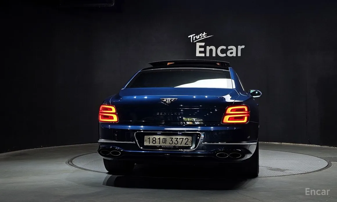 Фото 4 - Bentley Flying Spur