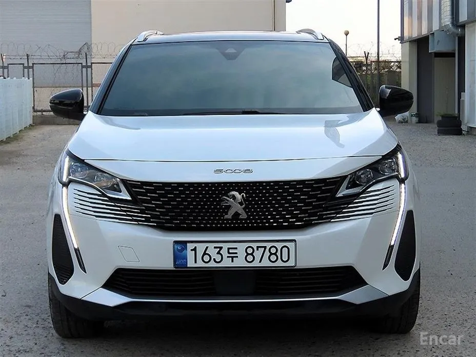 Фото 1 - Peugeot 5008