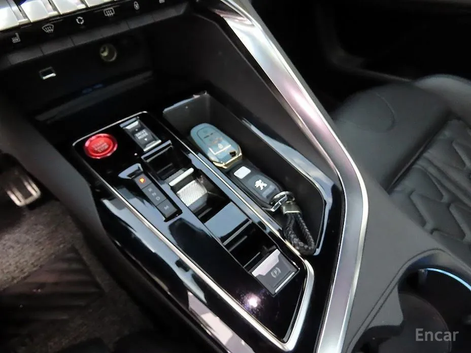 Фото 10 - Peugeot 5008