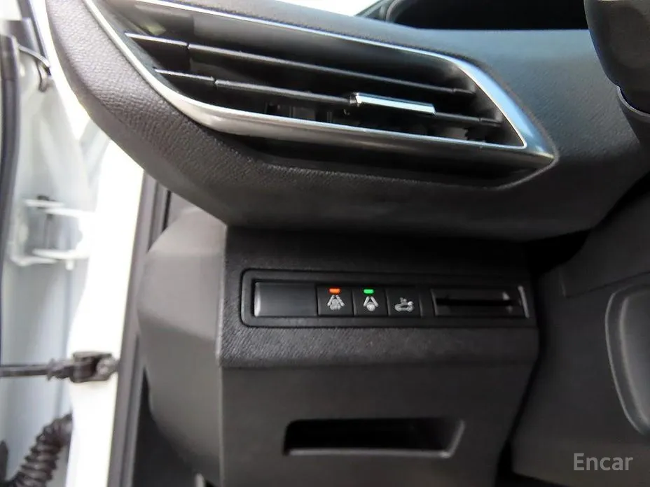 Фото 12 - Peugeot 5008