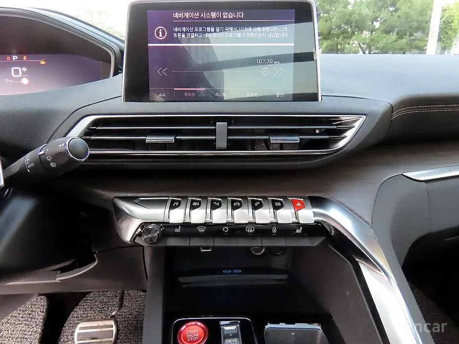 Фото 13 - Peugeot 5008