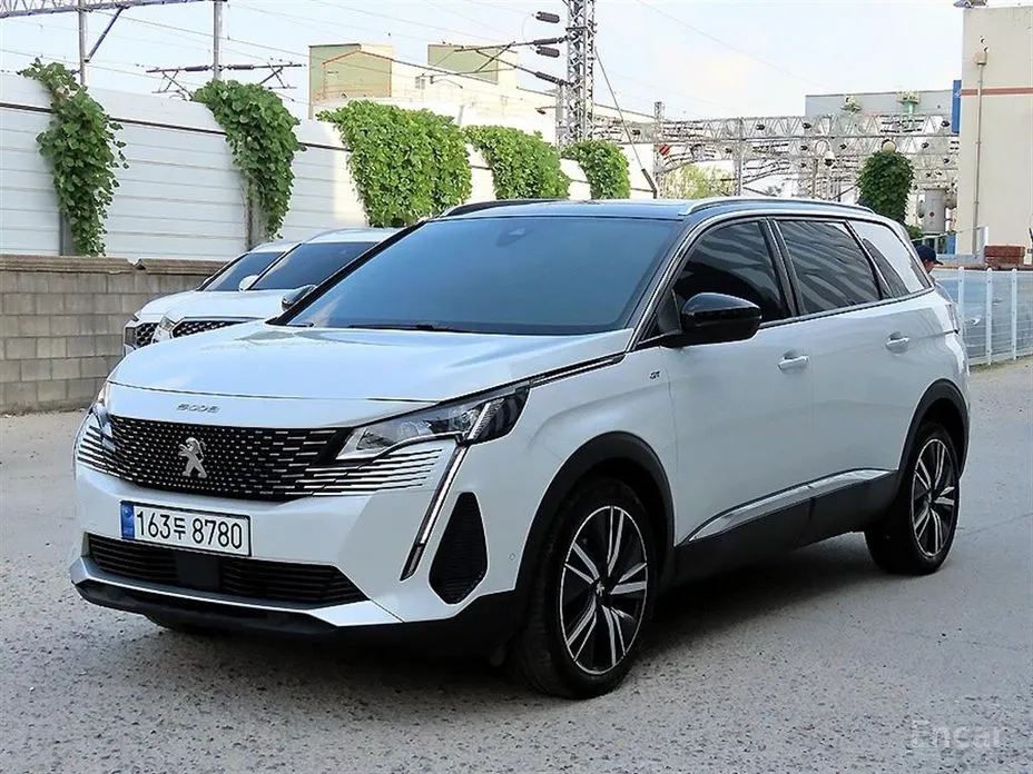 Фото 2 - Peugeot 5008