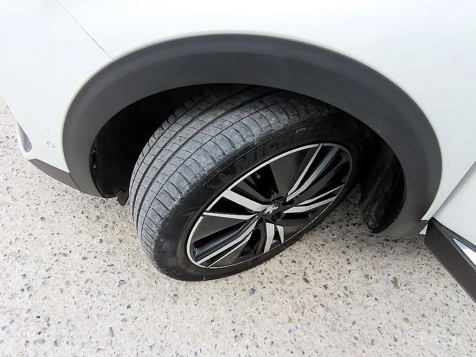 Фото 20 - Peugeot 5008