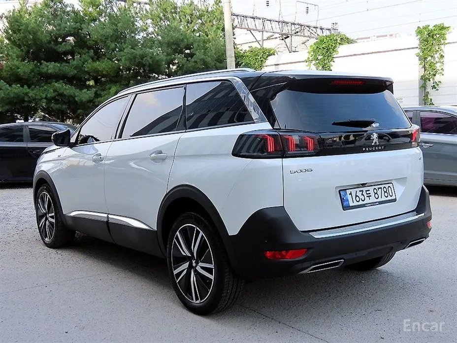 Фото 3 - Peugeot 5008