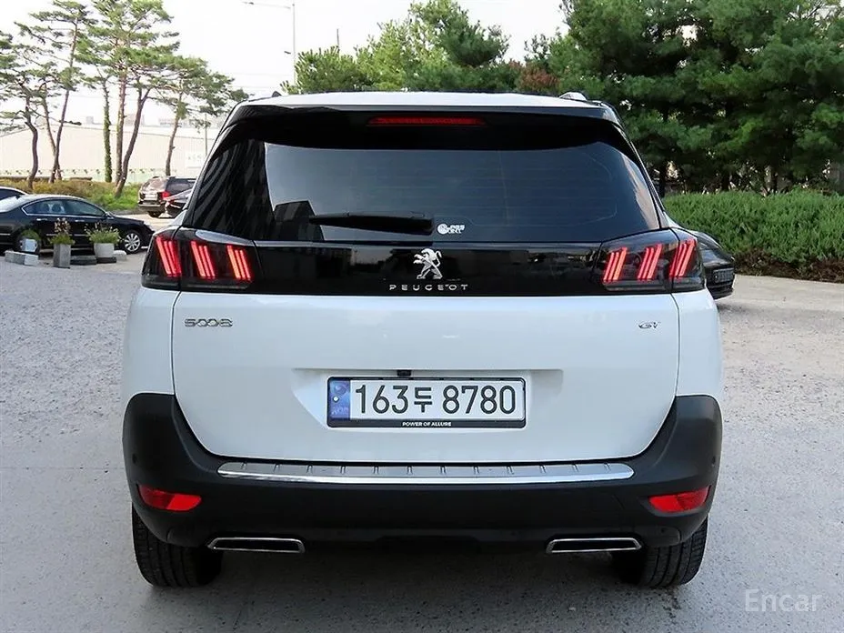 Фото 4 - Peugeot 5008