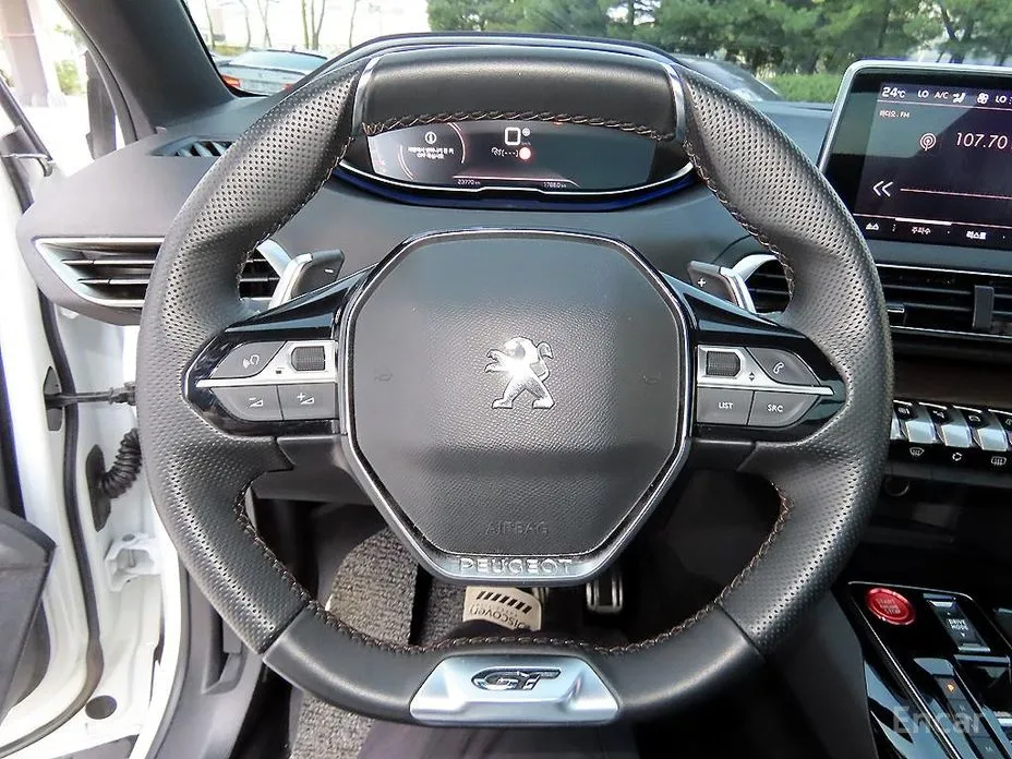 Фото 8 - Peugeot 5008